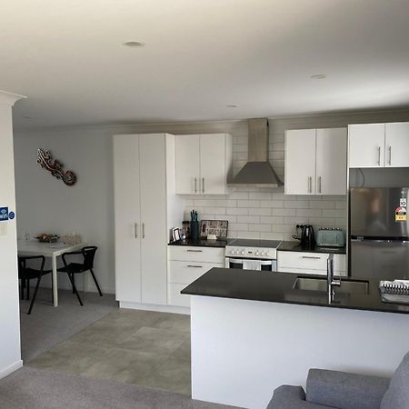 2Bd Family Or Couple Guesthouse Upstairs Near Turf Club, Hota In Bundall 골드코스트 외부 사진