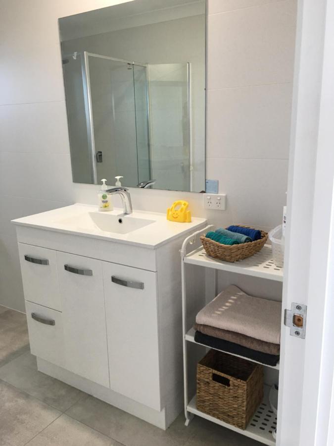 2Bd Family Or Couple Guesthouse Upstairs Near Turf Club, Hota In Bundall 골드코스트 외부 사진